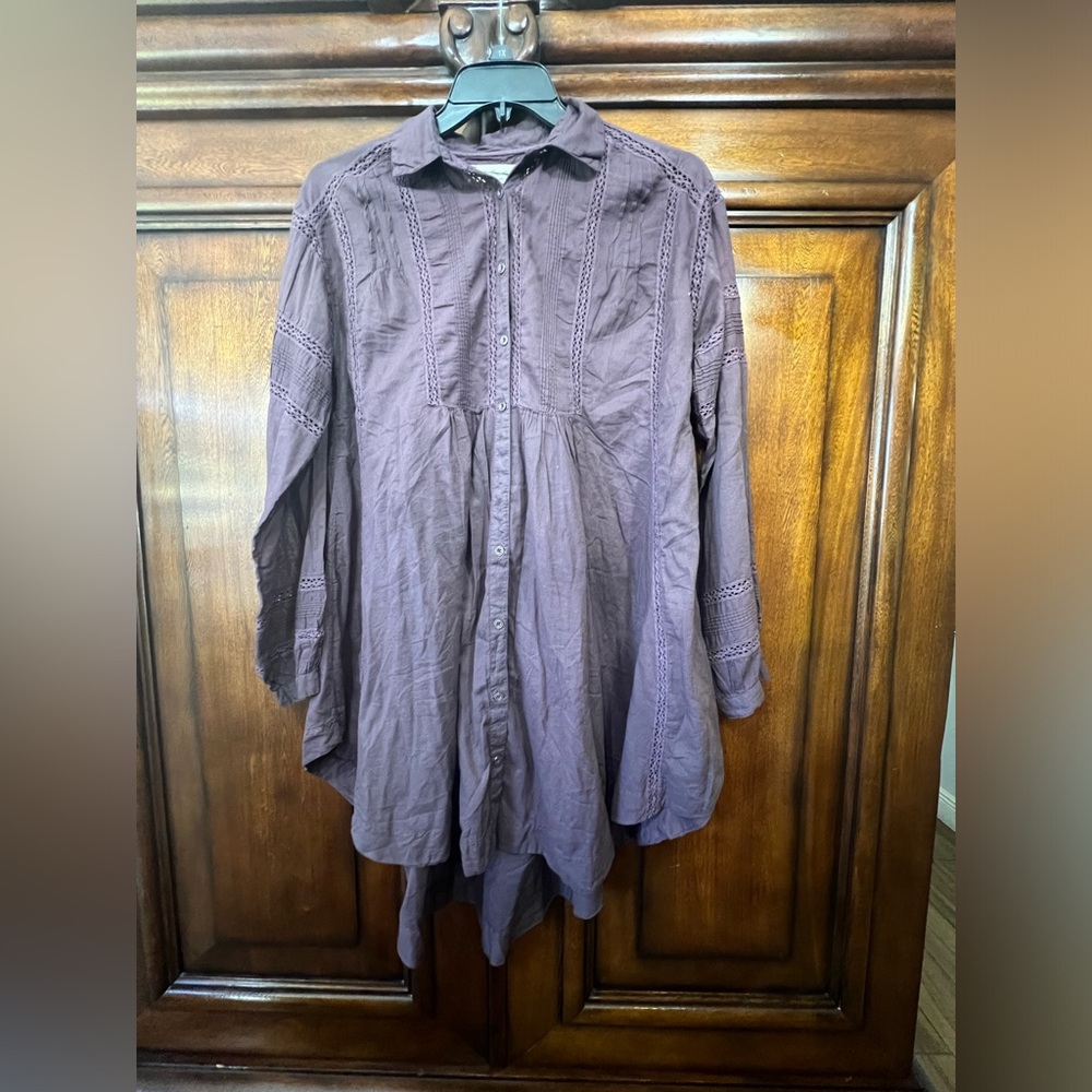 Free People We The Free button down collared tunic NWOT.